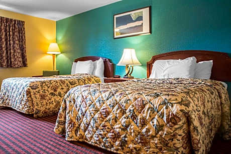 2 Double Beds, Smoking