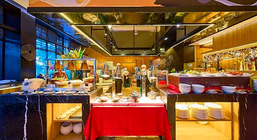 Midori Clark Hotel And Casino