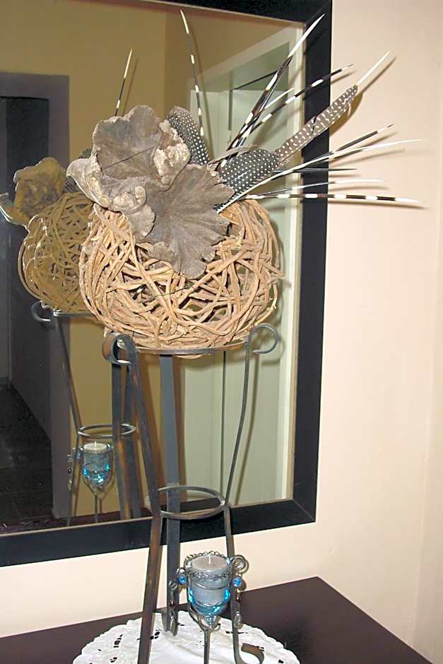 Porcupine Ridge Guest House