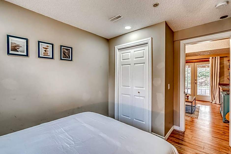 Boho Retreat w/King Bed on Bow River Pathway