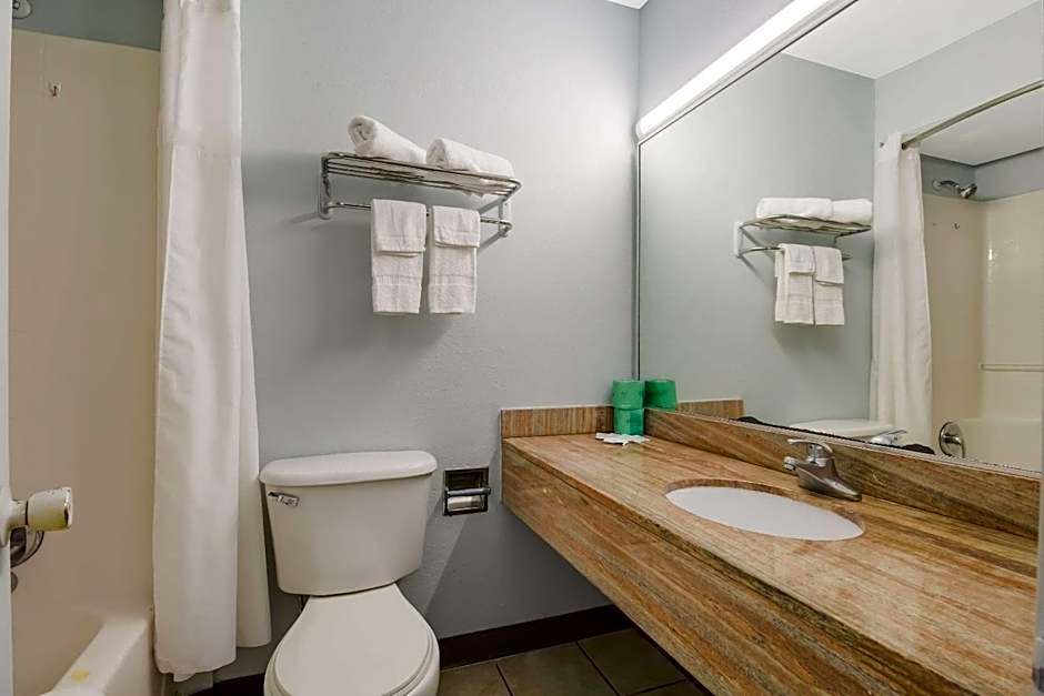 Rodeway Inn Conference Center