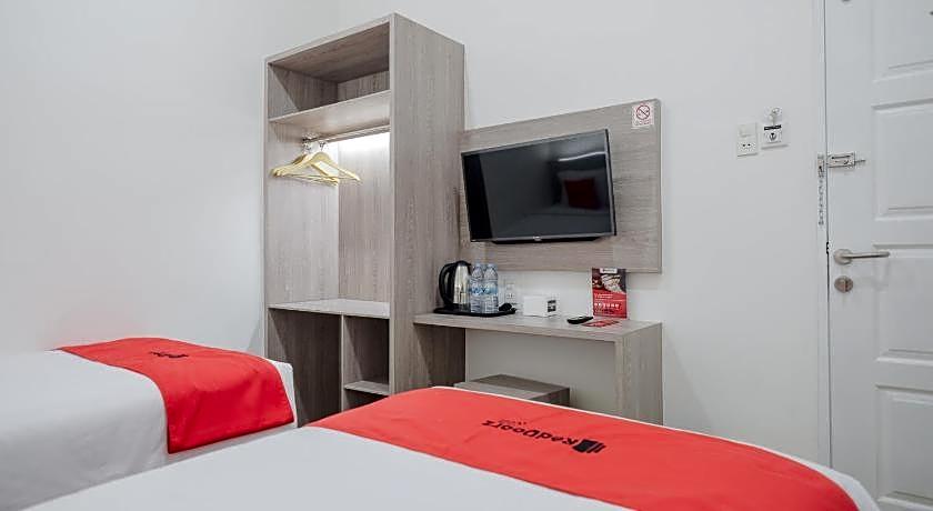 RedDoorz Plus @ Jalan Juanda Medan