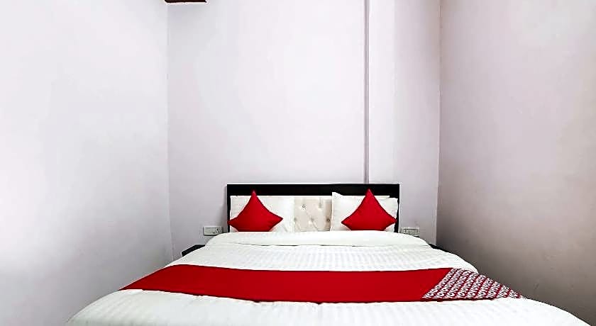 OYO 70893 KL Khari Inn