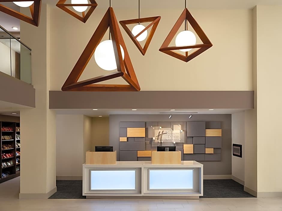 Holiday Inn Express Hotel & Suites Irving DFW Airport North By IHG