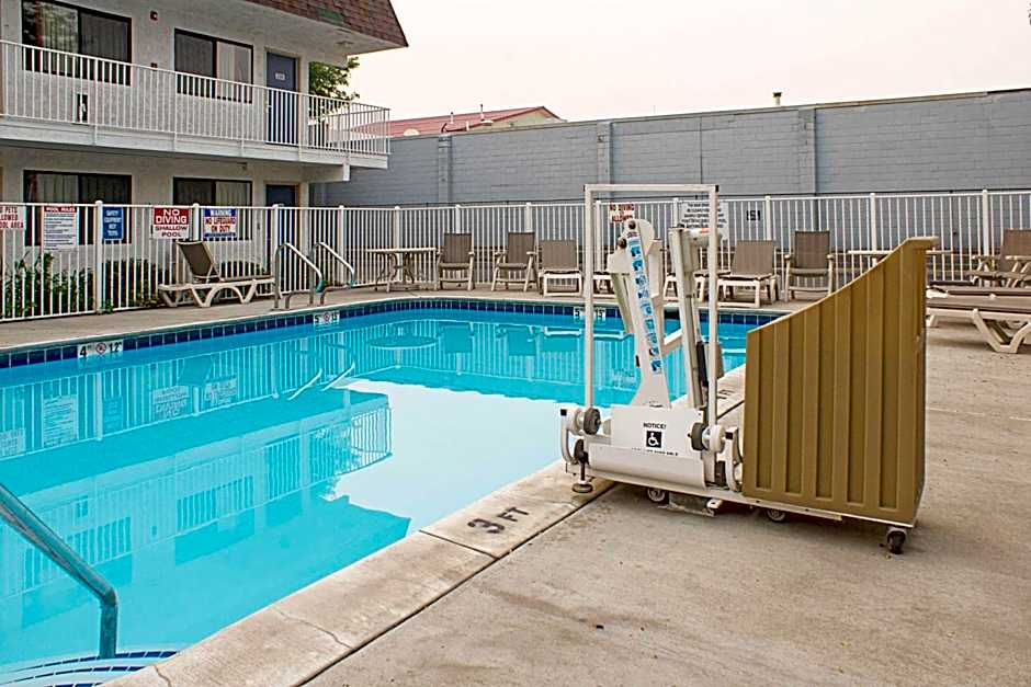 Motel 6-Kalispell, MT