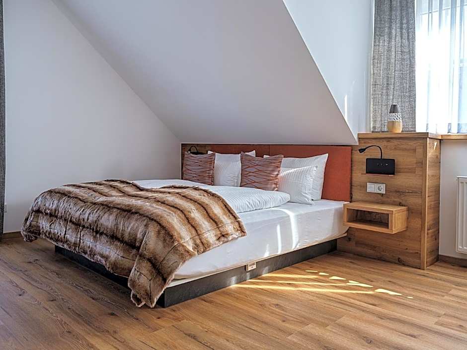Zdjęcie 1 z 5 — Studio, Lake View