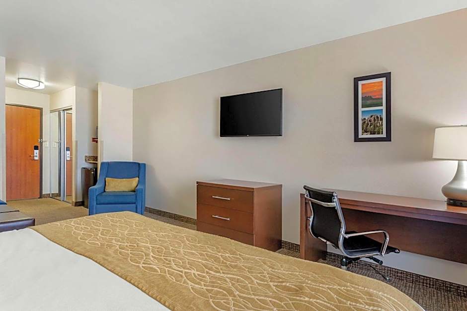 Comfort Inn & Suites Mitchell I-90