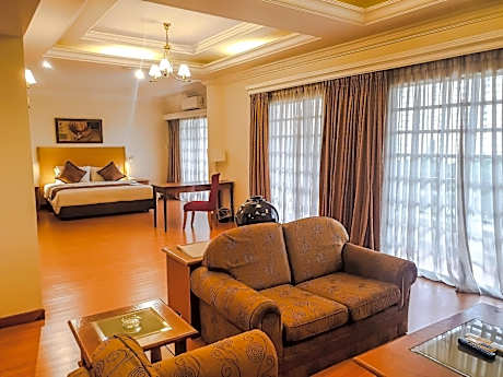 Junior Suite with Balcony