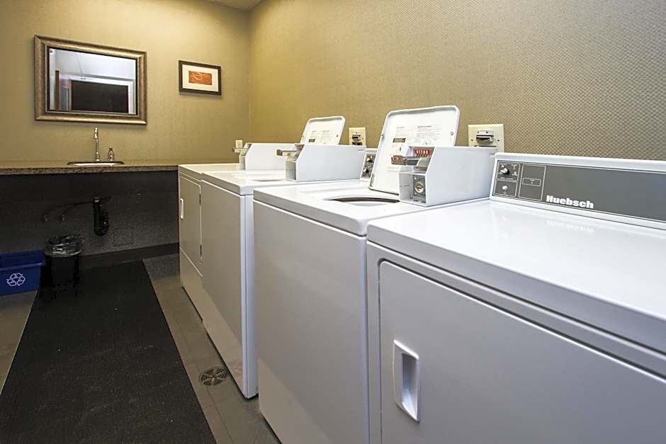 Comfort Suites Kelowna