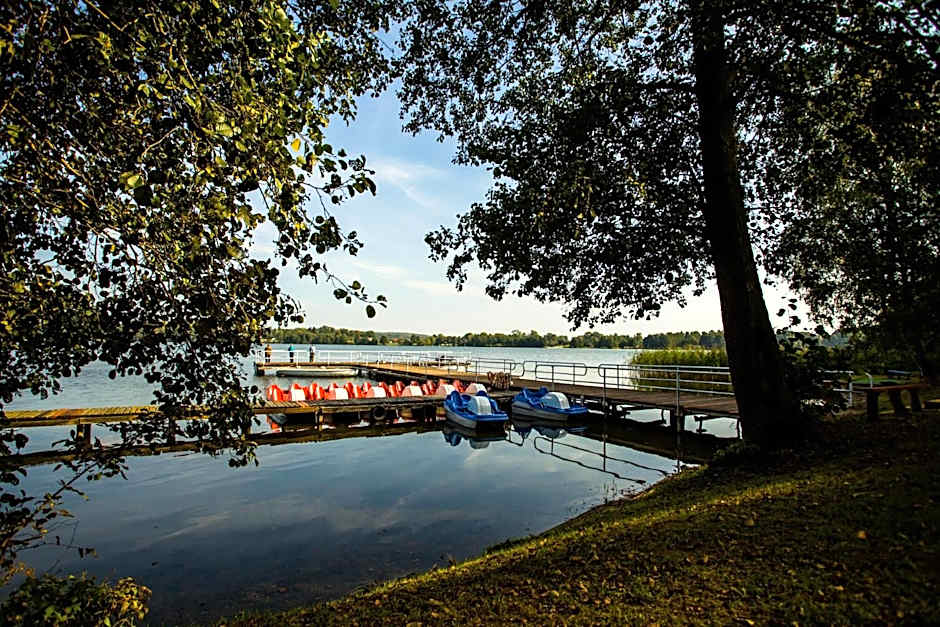 OW Inter Piast Kalbornia - z własną plażą z kąpieliskiem i przystanią