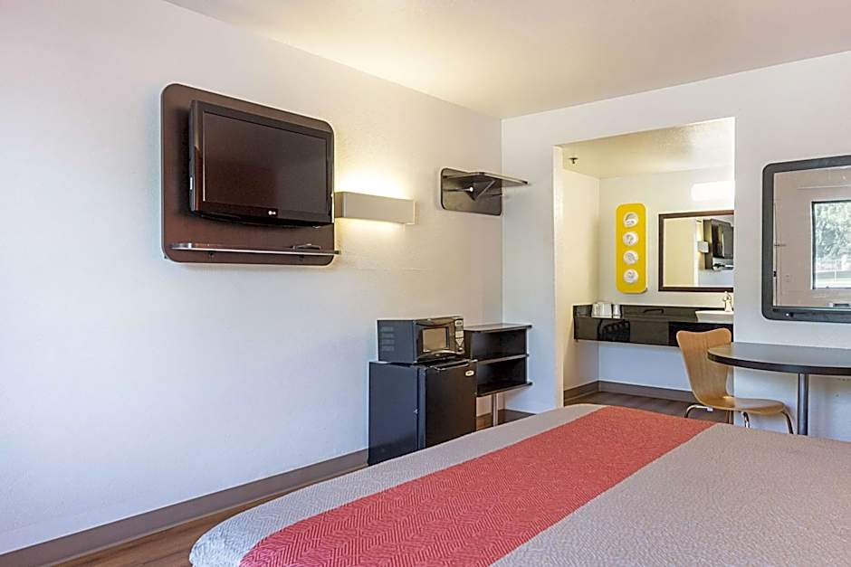 Motel 6-Fresno, CA