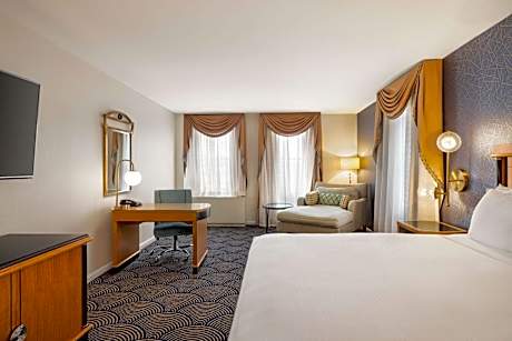 Junior Jacuzzi Suite.