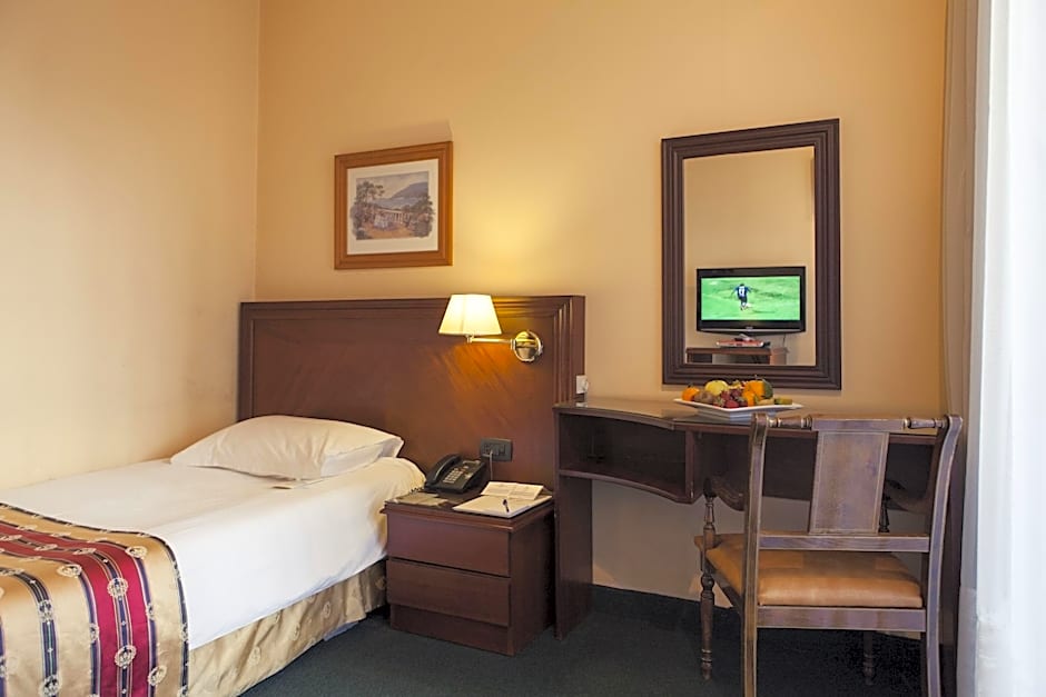 The Mayflower Hotel