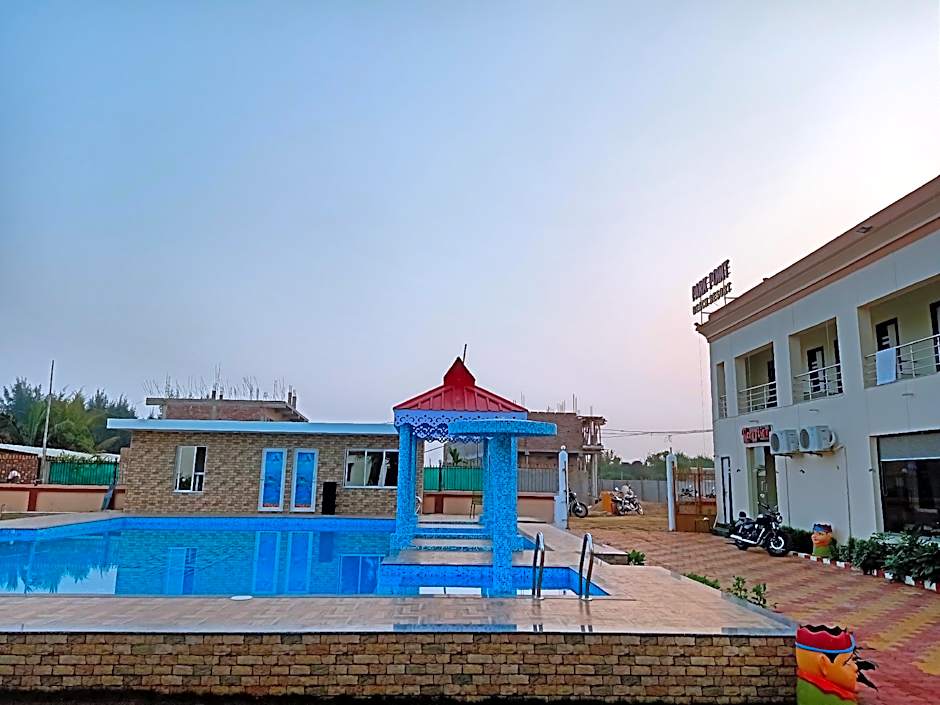 Photo 1 of 7 of Park Point Beach Resort