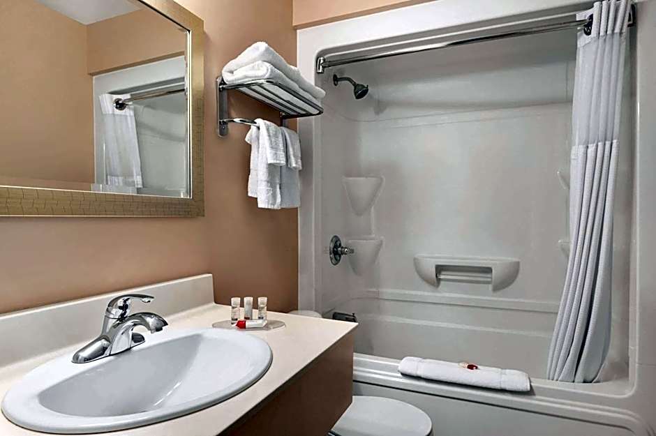 Days Inn by Wyndham Fredericton