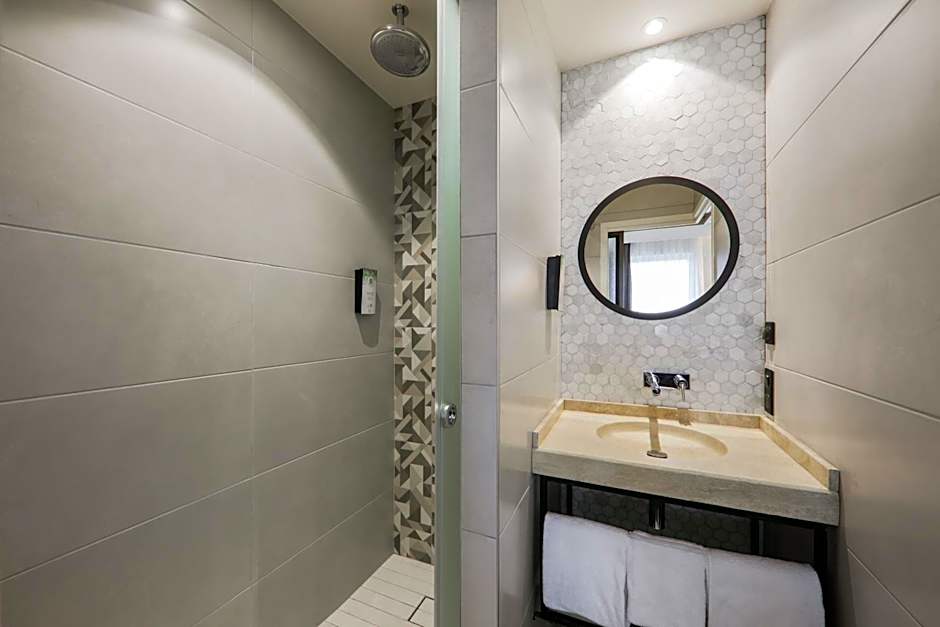 CAMPANILE SMART LYON EST - Eurexpo Bron Aviation