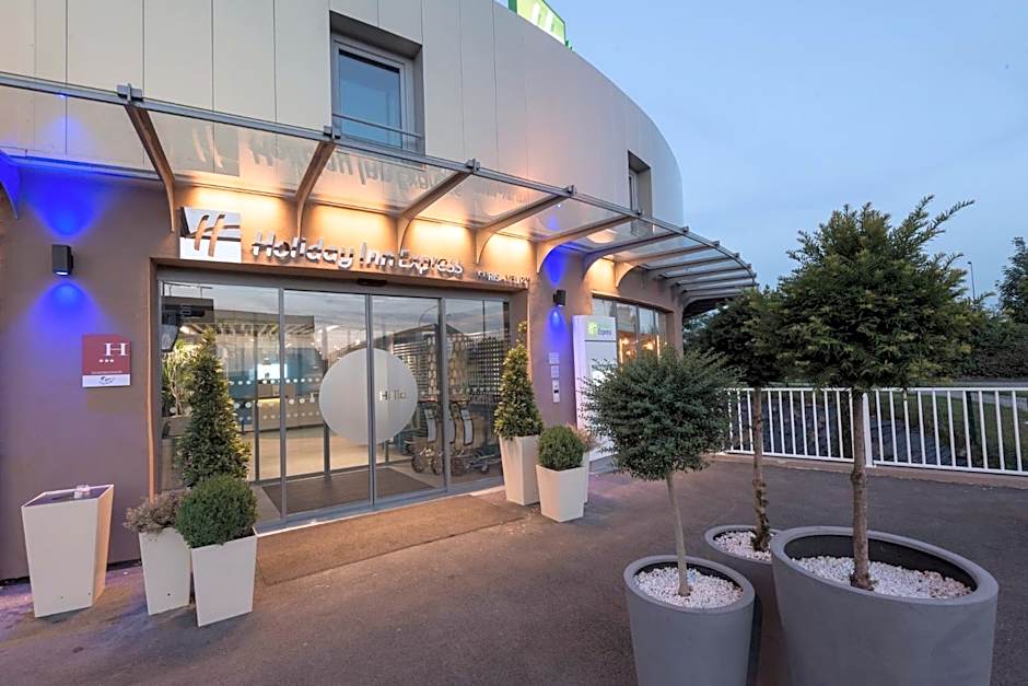 Holiday Inn Express Paris - Velizy By IHG
