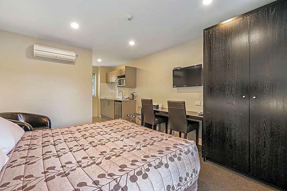 Quality Suites Amore