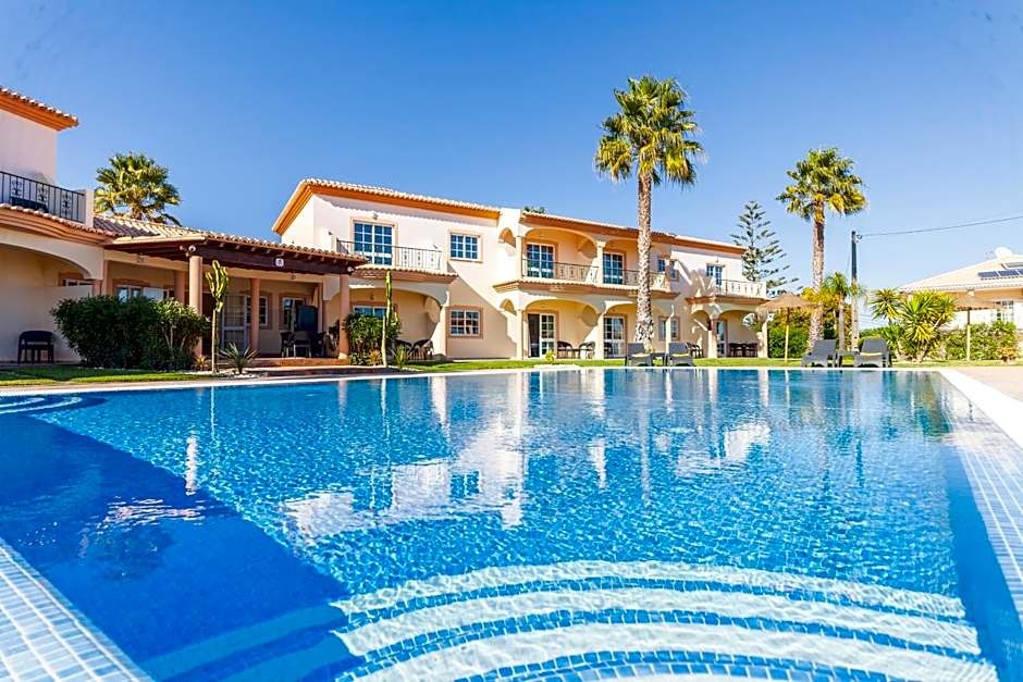 Atalaia Sol Aparthotel - tennis & heated pool in winter