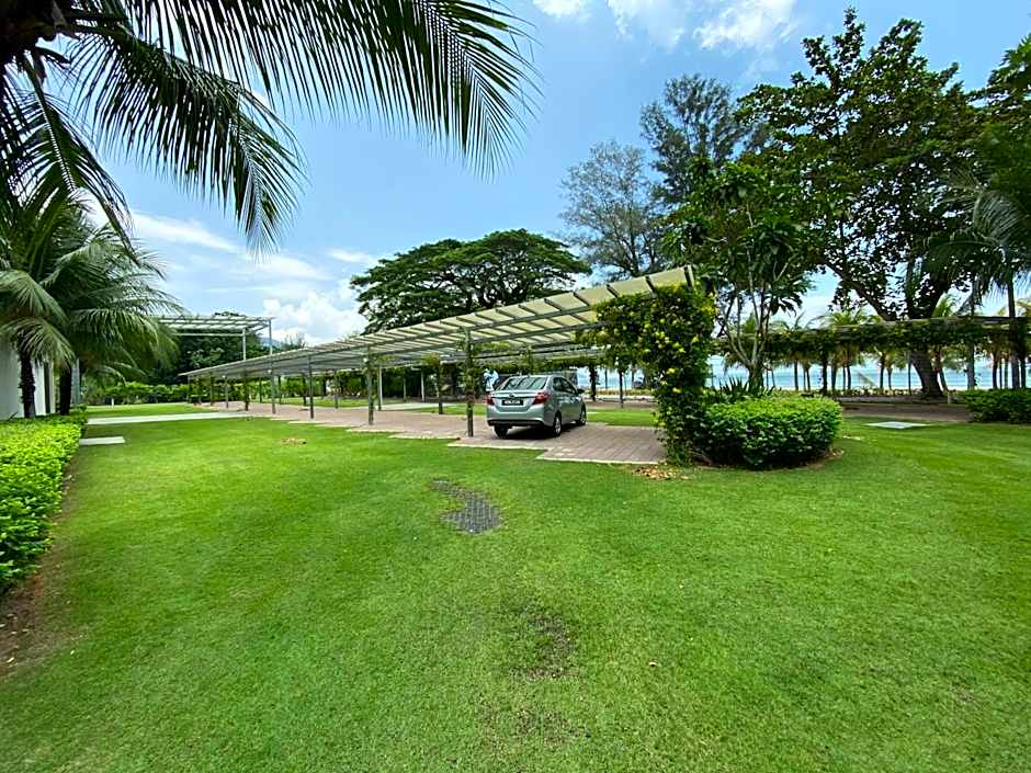 By The Sea Partial Seaview n Mountain View 383