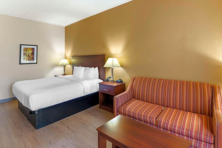 Best Western Plus Governor's Inn