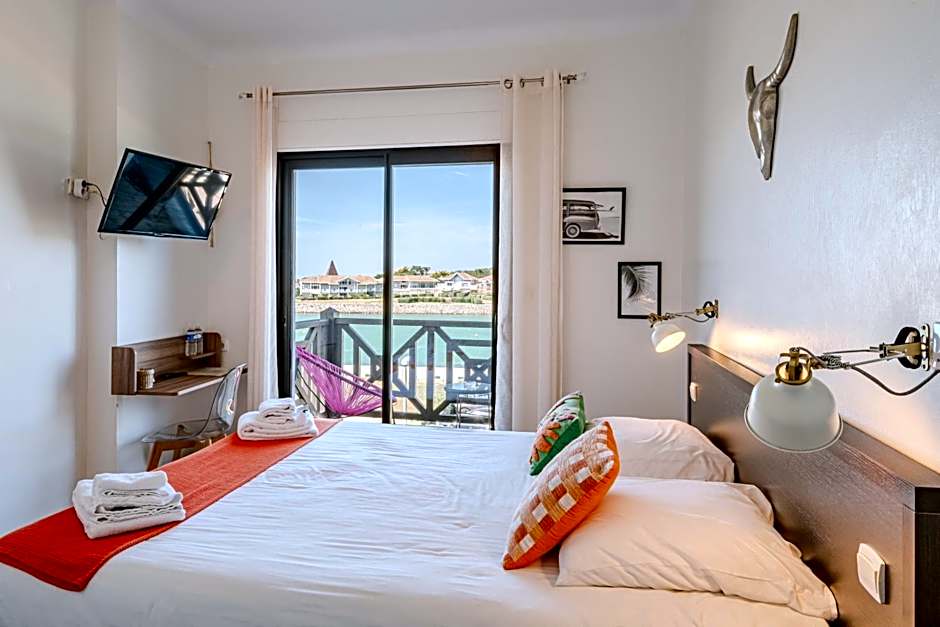 Single Fin Hotel & Lodge