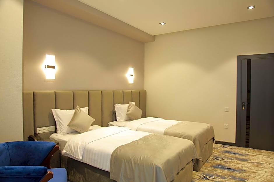 UNIQUE HOTEL