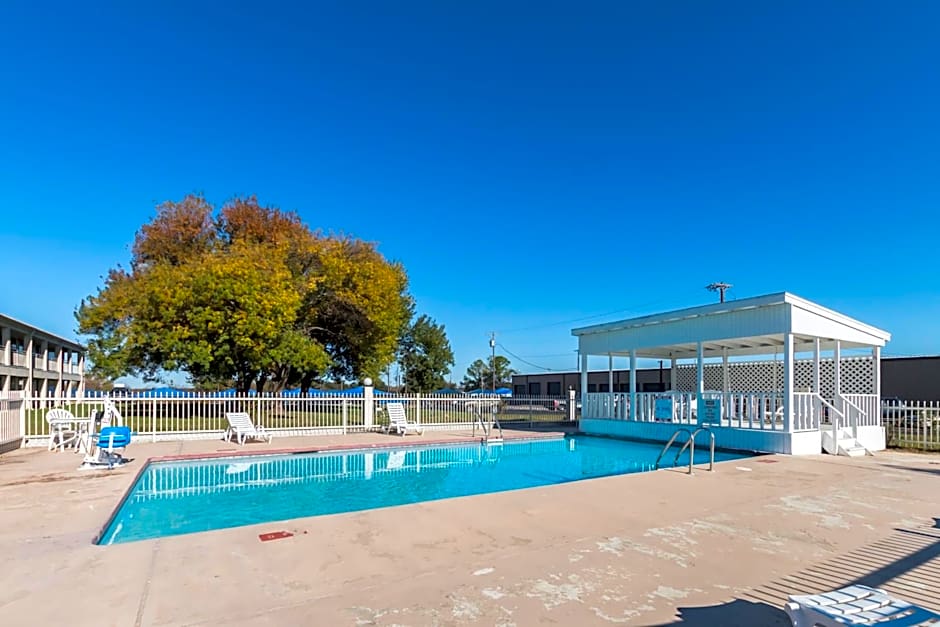 Motel 6-Stephenville, TX