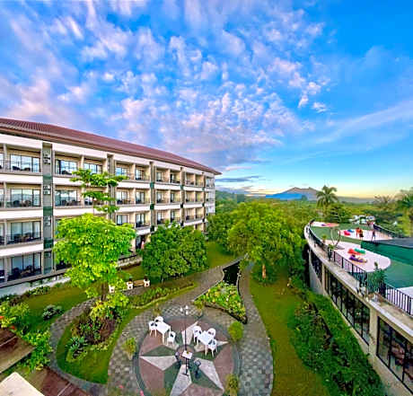 The Green Peak, ARTOTEL Curated