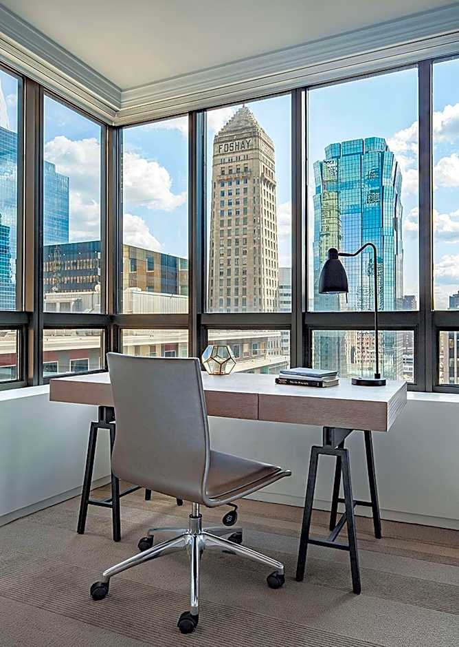 The Marquette Hotel, Curio Collection by Hilton