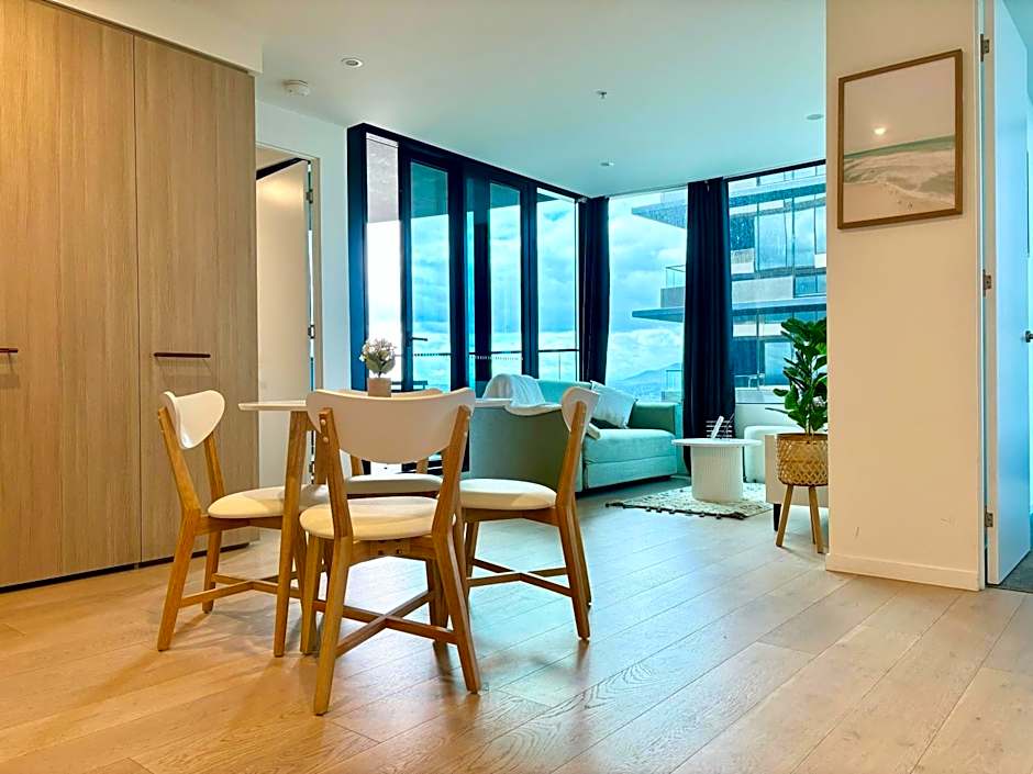 SkyGarden Luxury Condo at The Glen by Live Local
