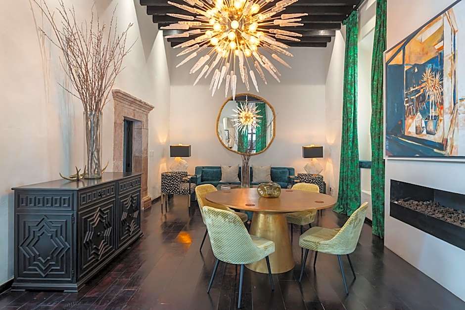 Villa Garita, 6BR Designer Villa with Heated Pool in Centro