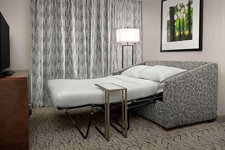 Embassy Suites By Hilton Springfield