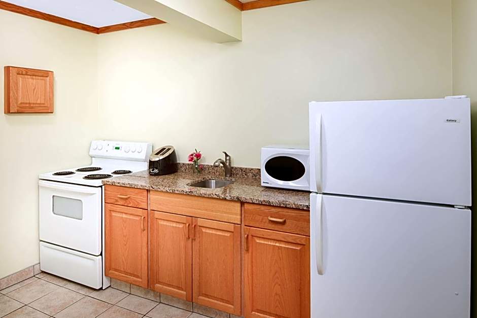 Travelodge by Wyndham Golden Sportsman Lodge