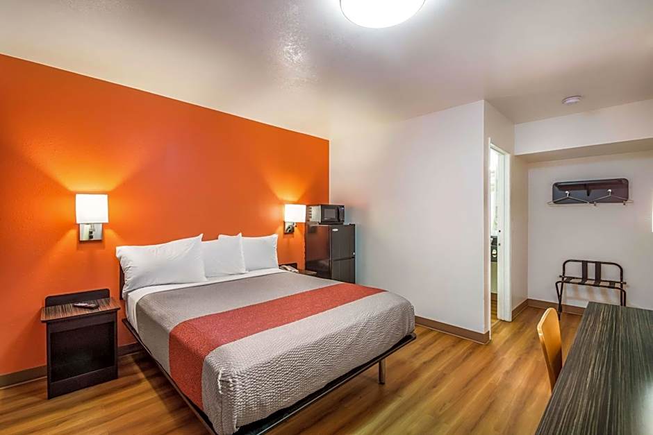 Motel 6-Youngtown, AZ - Phoenix - Sun City