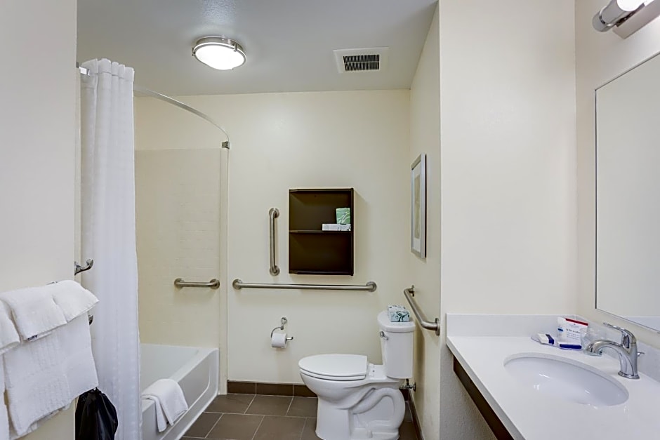 Candlewood Suites College Station