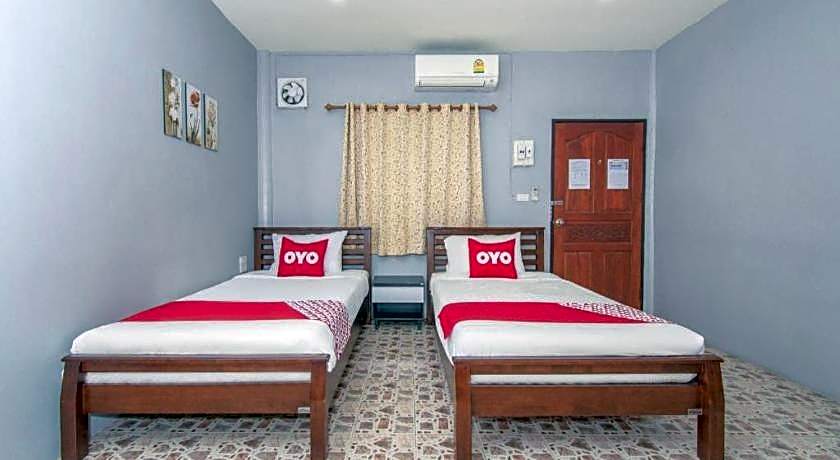 OYO 650 At Night Pranburi