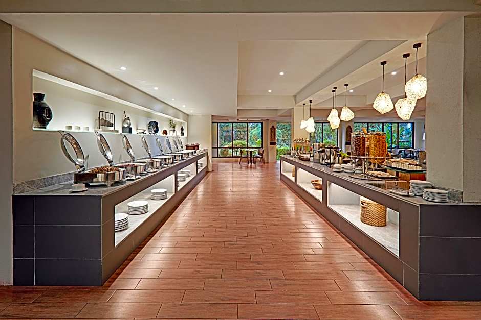 Holiday Inn and Suites Batangas Limapark By IHG