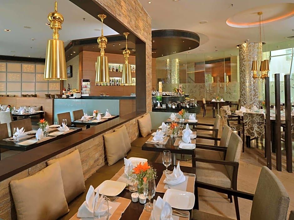 Majestic Court Sarovar Portico