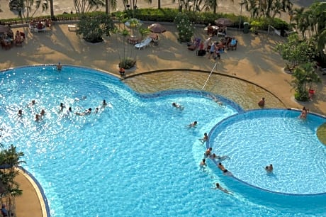 B&B View Talay 1B by Franco Jontiem