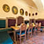 Hotel Selsky Dvur - Bohemian Village Courtyard