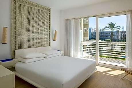 Junior Suite Deluxe with Sofa Bed