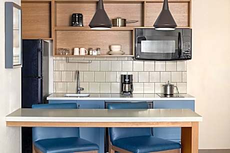 Queen Studio Suite - Disability Access