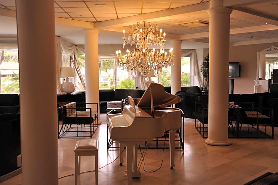 Domizia Palace Hotel