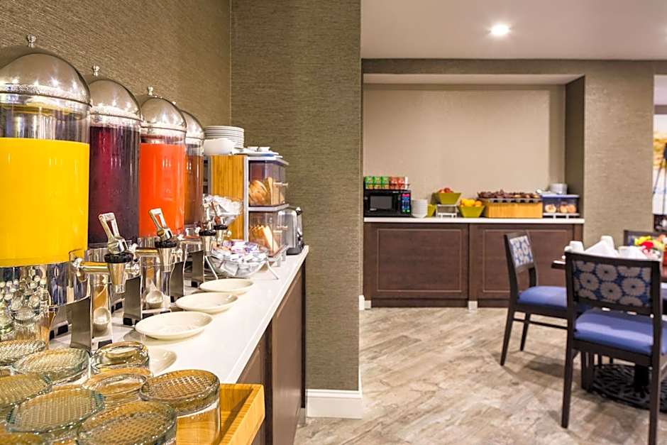 DoubleTree by Hilton Laurel