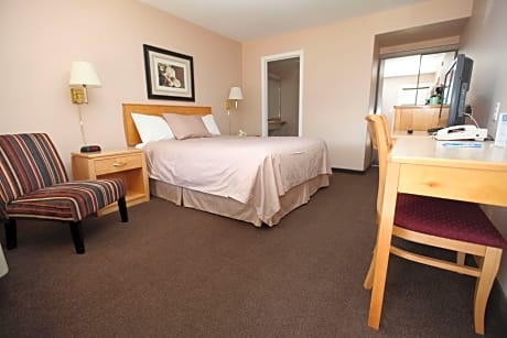 1 Queen Kitchen Suite Ns