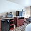 Cobblestone Hotel & Suites - De Pere