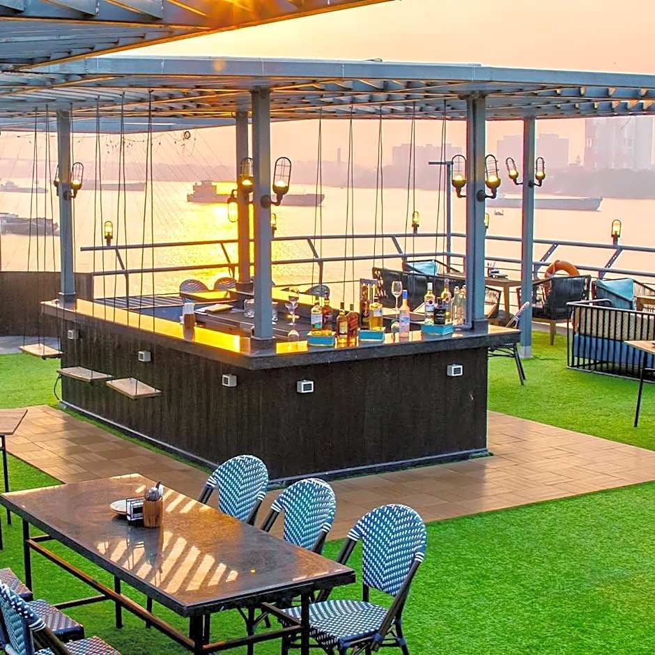 Polo Floatel Kolkata