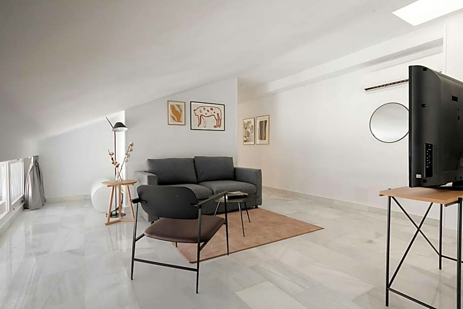 Sonder Santa Ana – Madrid, NC
