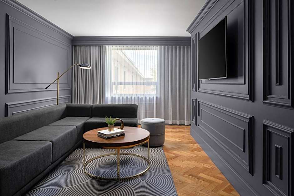 The Drake Oak Brook, Autograph Hotels